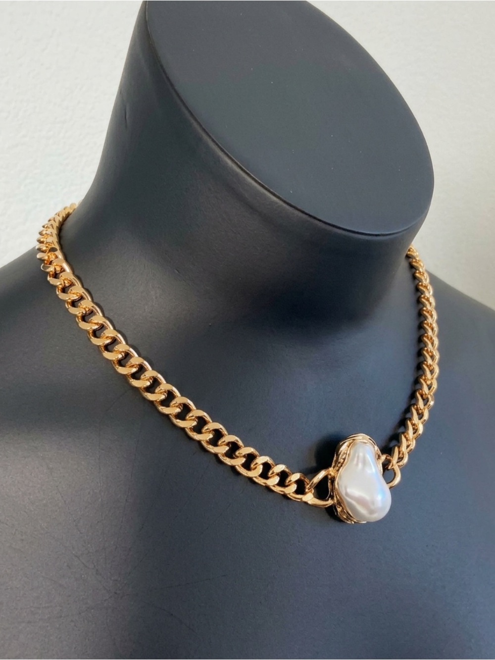 Golden Tone Chain Necklace with Baroque faux Pearl Pendant NWOT